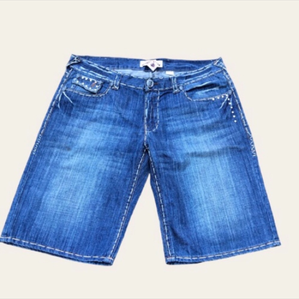 Laguna Beach Jean Company mens shorts skulls and Crystal size 40.